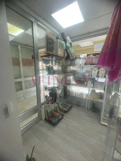 Loja para Arrendamento em Costa da Caparica