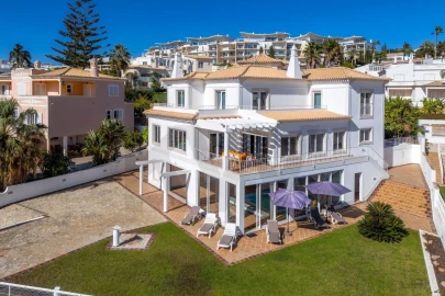 Moradia T4 para Arrendamento em Albufeira e Olhos de Água
