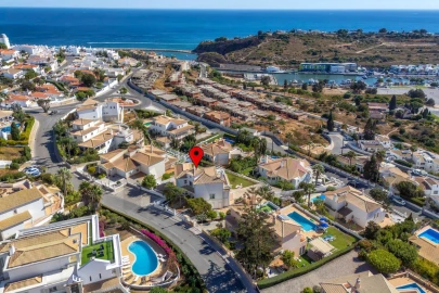 Moradia T4 para Arrendamento em Albufeira e Olhos de Água