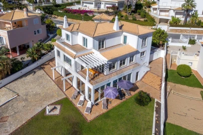 Moradia T4 para Arrendamento em Albufeira e Olhos de Água