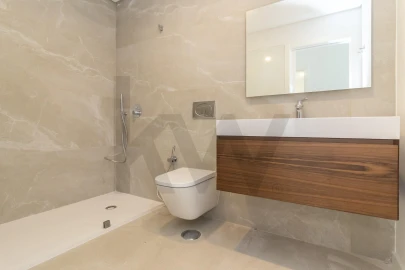 Apartamento T2 para Venda em Charneca de Caparica e Sobreda