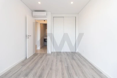 Apartamento T2 para Venda em Charneca de Caparica e Sobreda