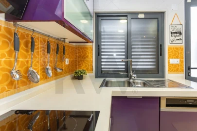 Moradia T4 para Venda em Laranjeiro e Feijó