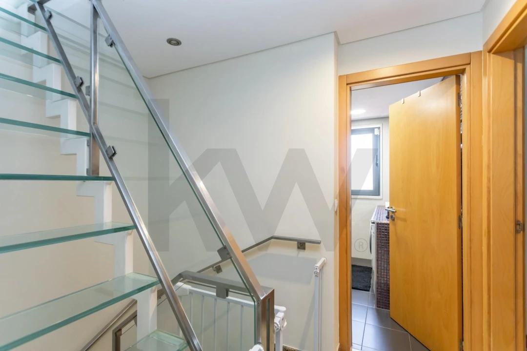 Moradia T4 para Venda em Laranjeiro e Feijó Foto 25