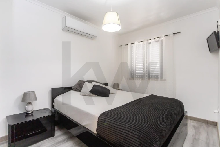 Moradia T4 para Venda em Laranjeiro e Feijó Foto 17