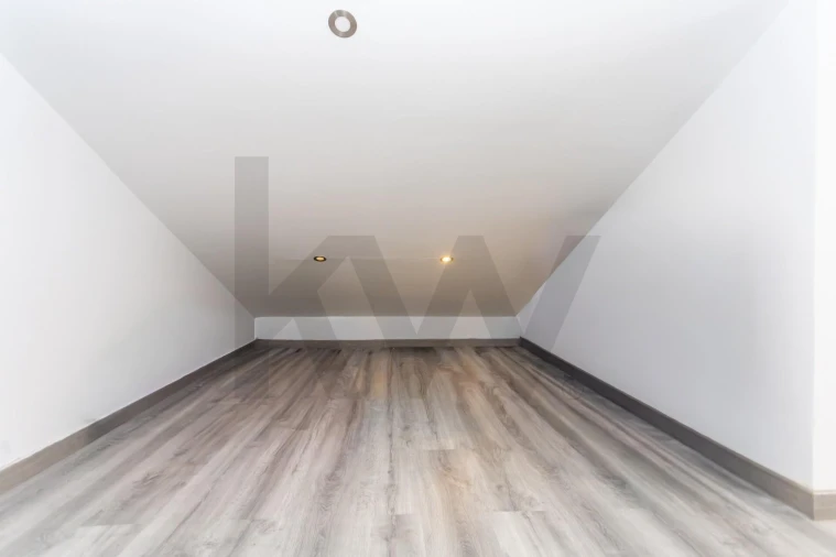 Moradia T4 para Venda em Laranjeiro e Feijó Foto 30