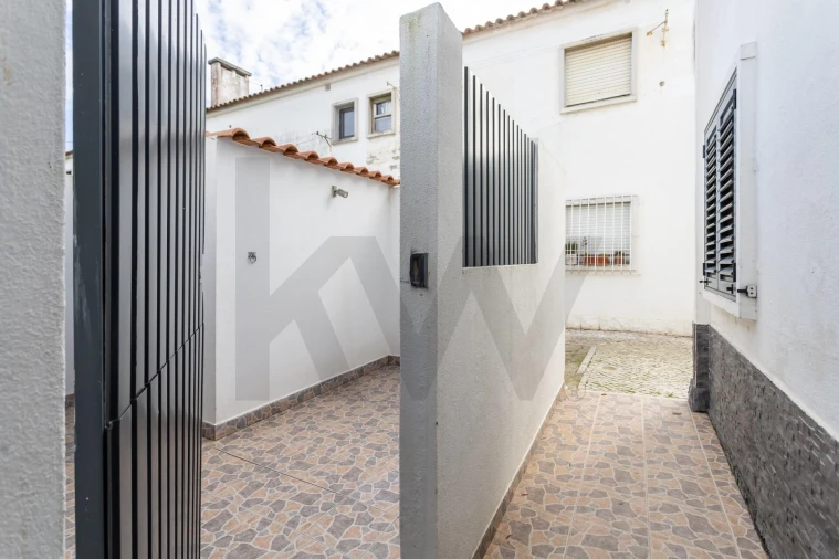 Moradia T4 para Venda em Laranjeiro e Feijó Foto 31