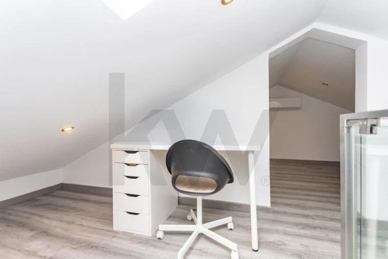 Moradia T4 para Venda em Laranjeiro e Feijó Foto 27