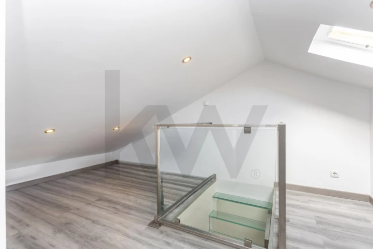 Moradia T4 para Venda em Laranjeiro e Feijó Foto 28