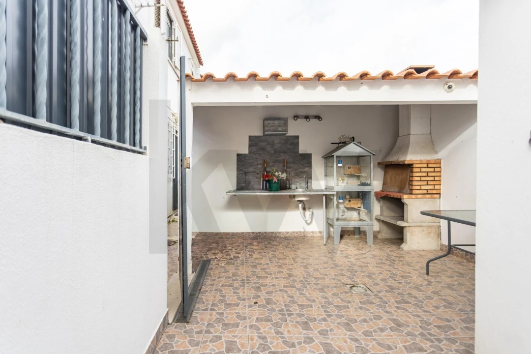 Moradia T4 para Venda em Laranjeiro e Feijó Foto 32