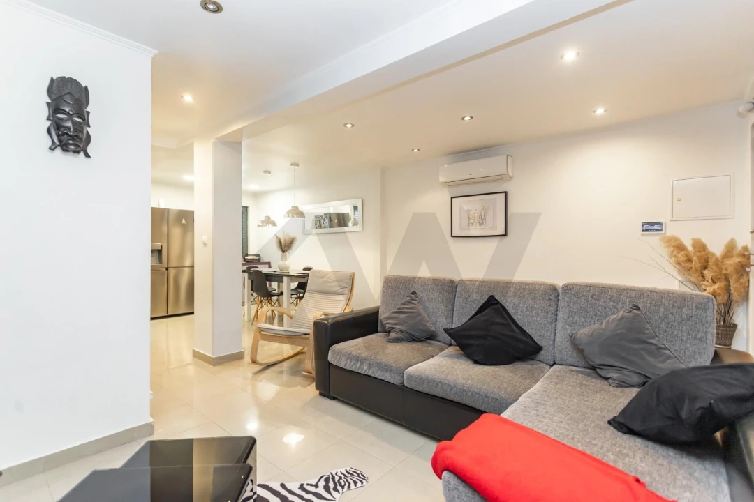 Moradia T4 para Venda em Laranjeiro e Feijó Foto 6