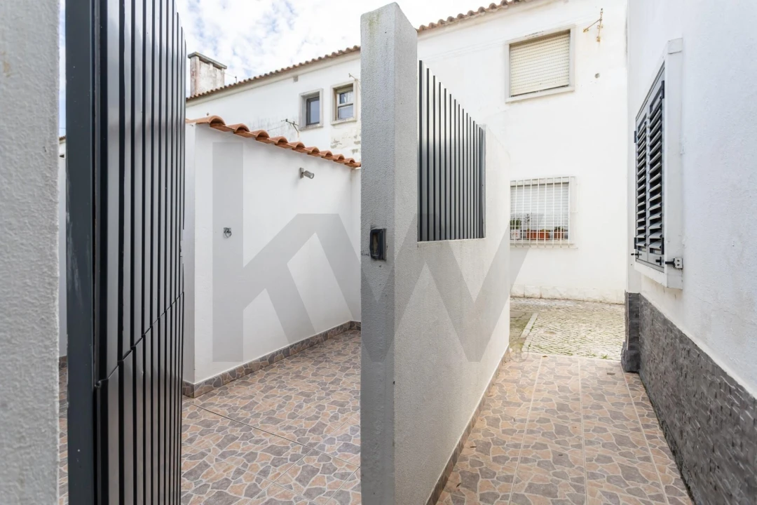 Moradia T4 para Venda em Laranjeiro e Feijó Foto 31