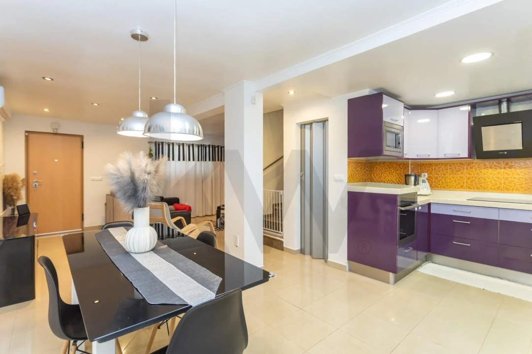 Moradia T4 para Venda em Laranjeiro e Feijó Foto 10