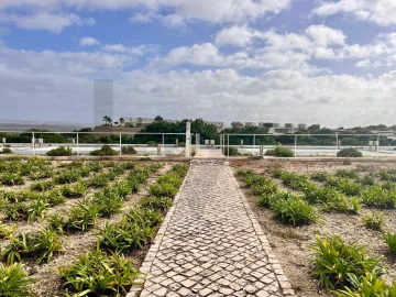 Moradia T2 para Arrendamento em Vau