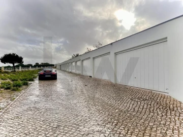 Moradia T2 para Arrendamento em Vau