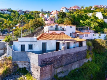 Moradia T3 para Venda em Santo Antonio