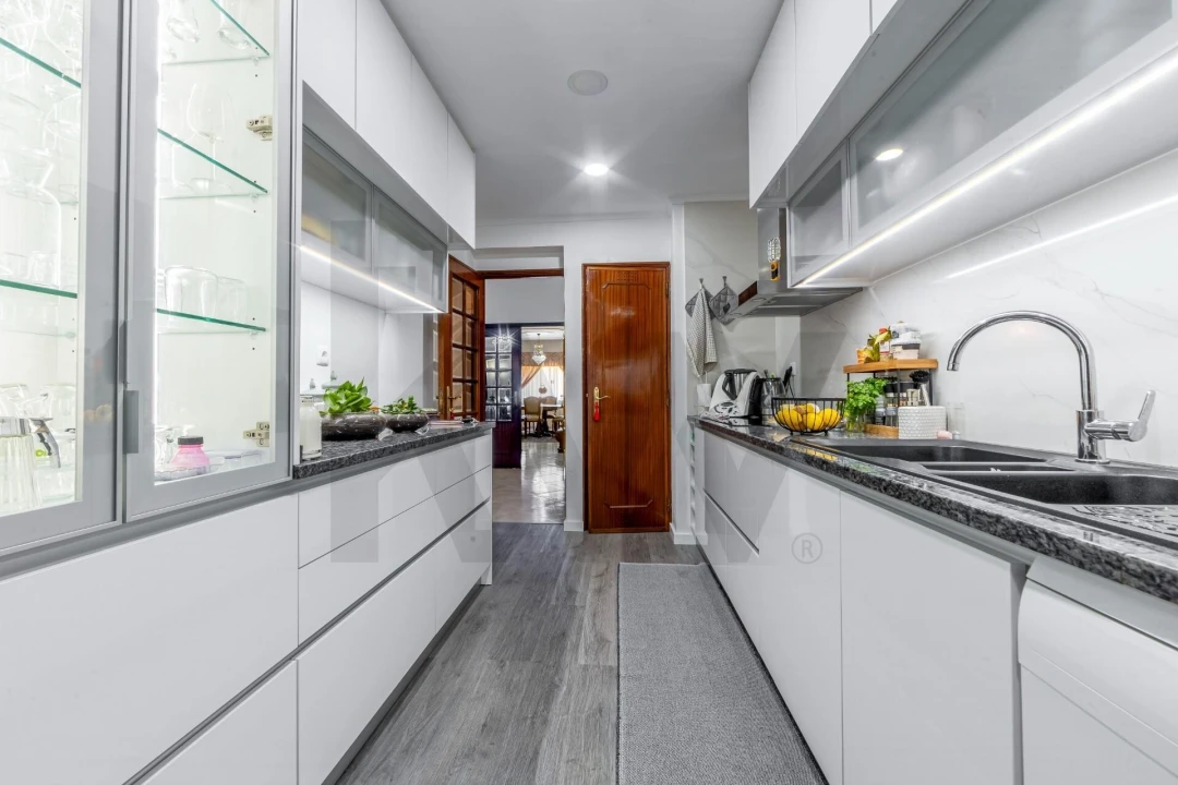 Apartamento T3 para Venda em Ramada e Caneças Foto 2