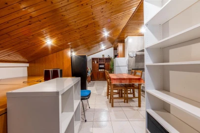 Apartamento T3 para Venda em Ramada e Caneças