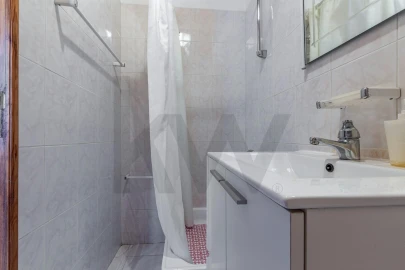 Apartamento T3 para Venda em Ramada e Caneças