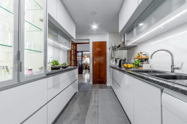 Apartamento T3 para Venda em Ramada e Caneças Foto 2