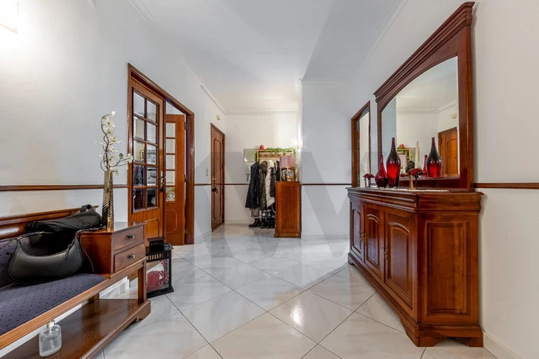 Apartamento T3 para Venda em Ramada e Caneças Foto 12