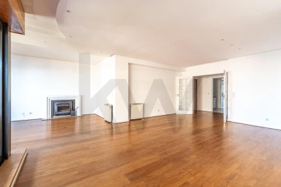 Apartamento T4 para Venda em Aldoar, Foz do Douro e Nevogilde