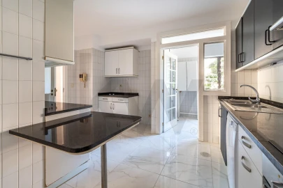 Apartamento T4 para Venda em Aldoar, Foz do Douro e Nevogilde