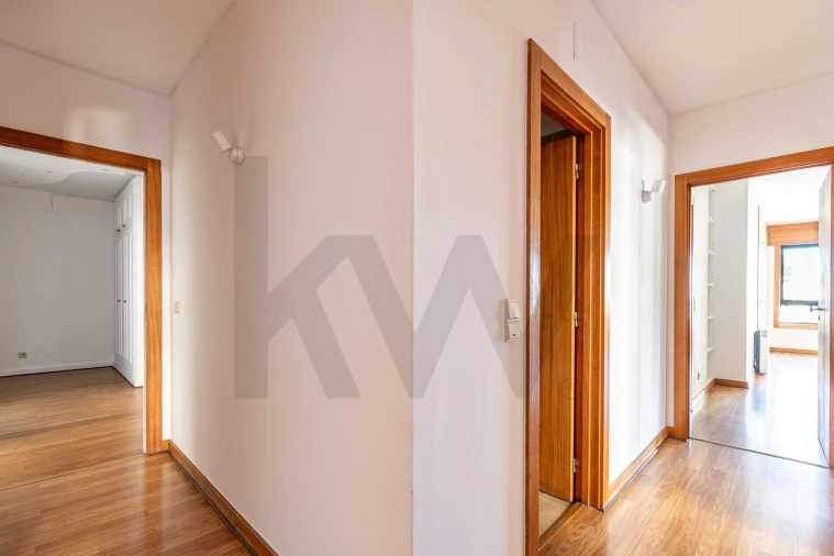 Apartamento T4 para Venda em Aldoar, Foz do Douro e Nevogilde Foto 16