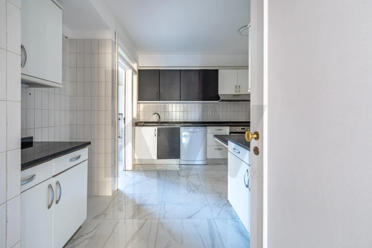 Apartamento T4 para Venda em Aldoar, Foz do Douro e Nevogilde Foto 12