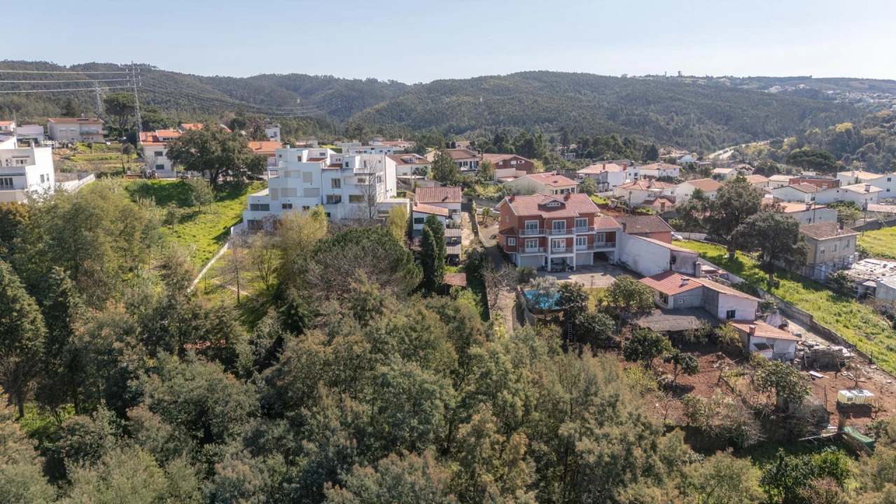 Moradia T5 para Venda em Santo Antonio dos Olivais Foto 25