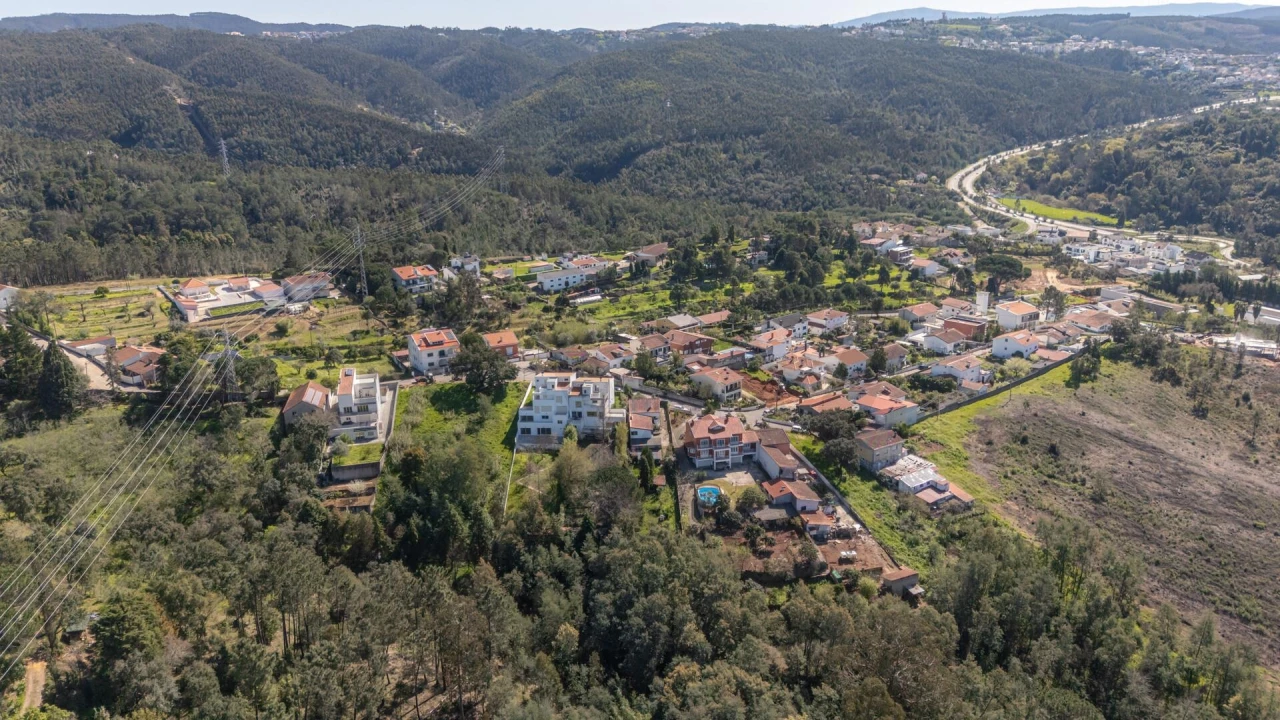 Moradia T5 para Venda em Santo Antonio dos Olivais Foto 27