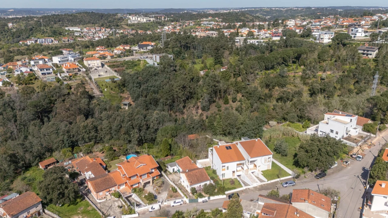 Moradia T5 para Venda em Santo Antonio dos Olivais Foto 28