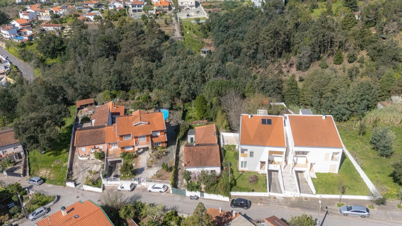 Moradia T5 para Venda em Santo Antonio dos Olivais Foto 26