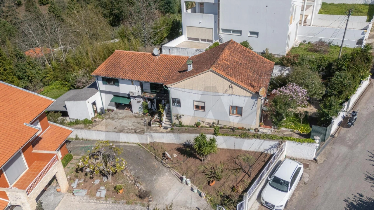 Moradia T5 para Venda em Santo Antonio dos Olivais Foto 23