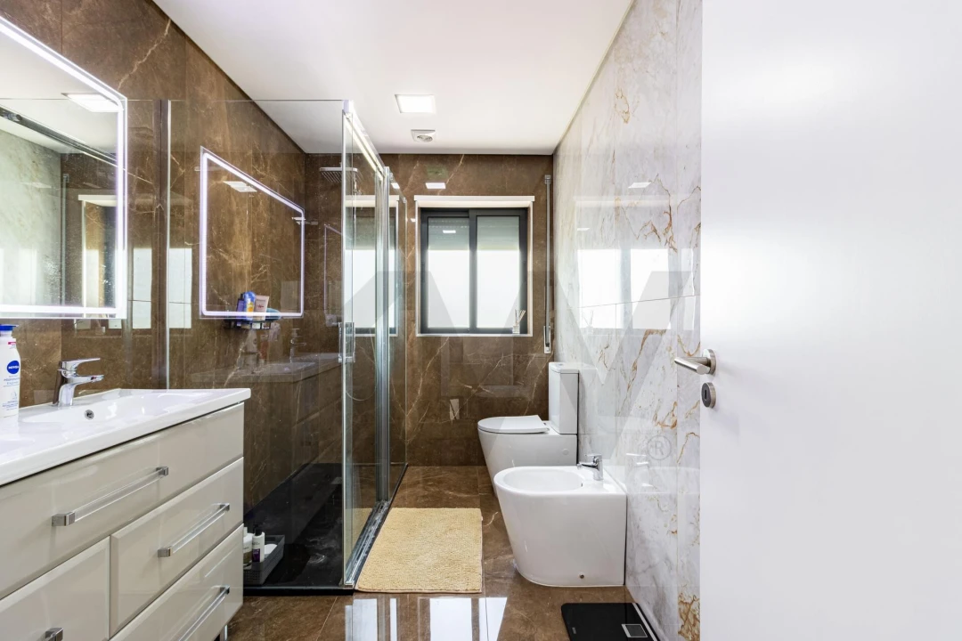 Moradia T4 para Venda em O. Azeméis, Riba-Ul, Ul, Macinhata Seixa, Madail Foto 21