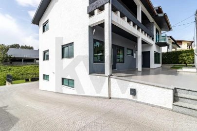 Moradia T4 para Venda em O. Azeméis, Riba-Ul, Ul, Macinhata Seixa, Madail