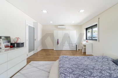 Moradia T4 para Venda em O. Azeméis, Riba-Ul, Ul, Macinhata Seixa, Madail