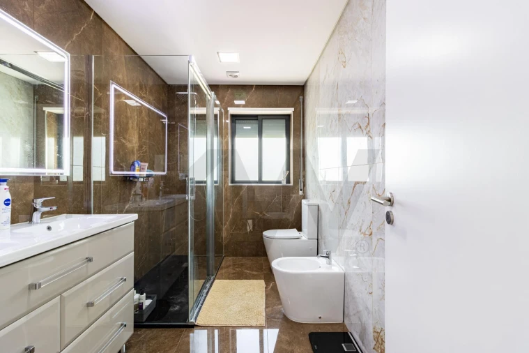 Moradia T4 para Venda em O. Azeméis, Riba-Ul, Ul, Macinhata Seixa, Madail Foto 21