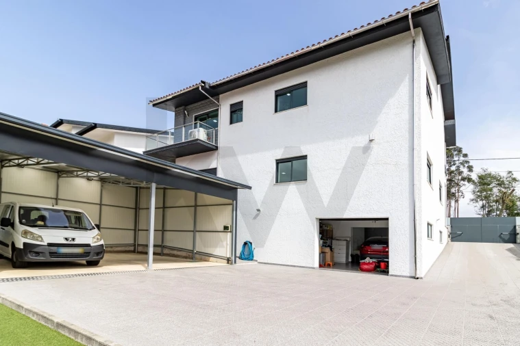 Moradia T4 para Venda em O. Azeméis, Riba-Ul, Ul, Macinhata Seixa, Madail Foto 41