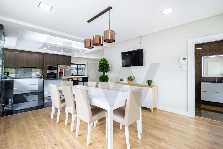 Moradia T4 para Venda em O. Azeméis, Riba-Ul, Ul, Macinhata Seixa, Madail Foto 8