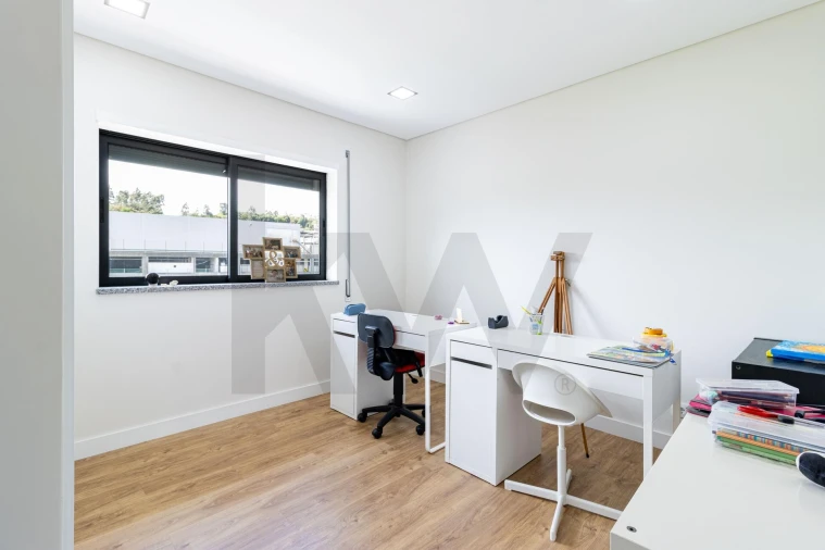 Moradia T4 para Venda em O. Azeméis, Riba-Ul, Ul, Macinhata Seixa, Madail Foto 24