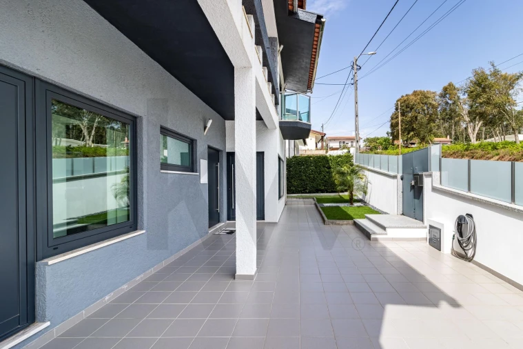 Moradia T4 para Venda em O. Azeméis, Riba-Ul, Ul, Macinhata Seixa, Madail Foto 6