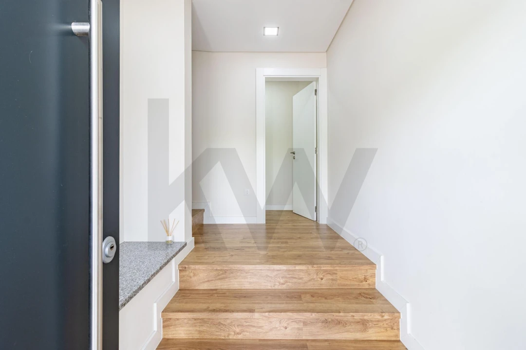 Moradia T4 para Venda em O. Azeméis, Riba-Ul, Ul, Macinhata Seixa, Madail Foto 7