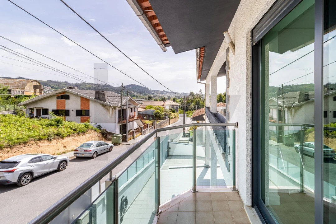 Moradia T4 para Venda em O. Azeméis, Riba-Ul, Ul, Macinhata Seixa, Madail Foto 18