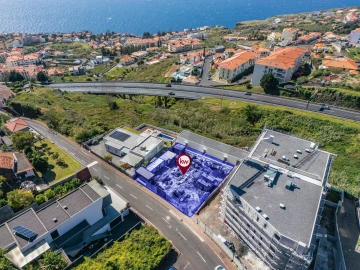 Terreno para Venda em Caniço