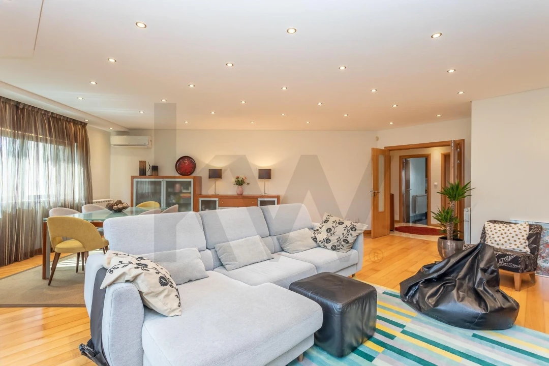 Apartamento T4 para Venda em Alcabideche Foto 6