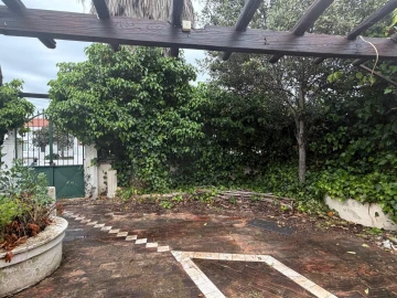 Armazém para Venda em Odiaxere