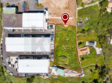 Terreno para Venda em Caniço