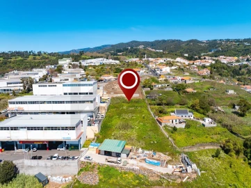 Terreno para Venda em Caniço