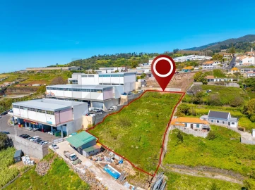 Terreno para Venda em Caniço